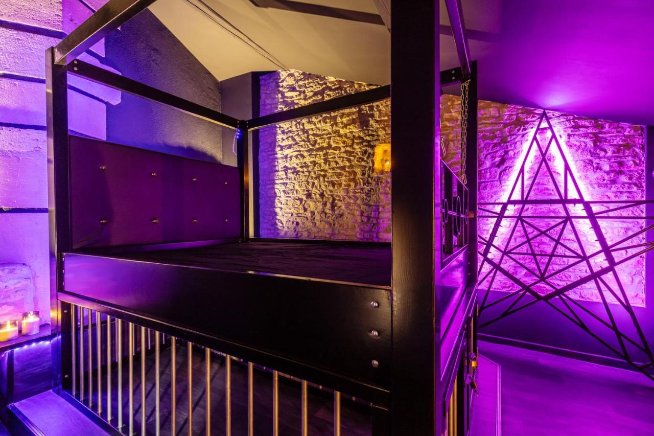 Cherie Cherry - Romantic And Bdsm House Брие Экстерьер фото